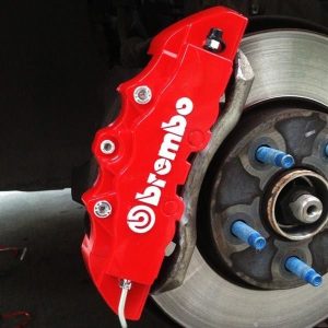 Ốp phanh Brembo kim loại cho ô tô