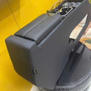 Bệ Tỳ Tay Vinfast VF3 Phi Thuyền Sạc Không Dây