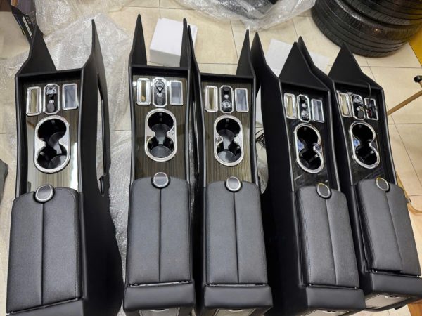 Bệ tì tay Vinfast VF3