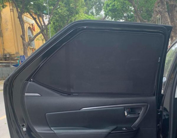 Rèm Che Nắng Ô Tô Toyota Fortuner Chống Tia UV Hiệu Quả