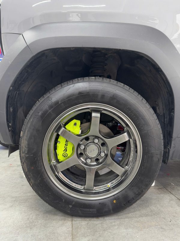 Ốp Má Phanh Brembo Cho VinFast VF3 – Nâng Tầm Thẩm Mỹ & Hiệu Suất