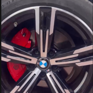 Ốp Má Phanh Brembo CNC BMW 320i
