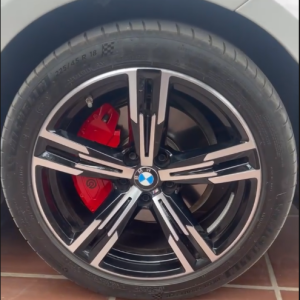 Ốp Má Phanh Brembo CNC BMW 320i