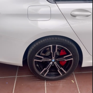 Ốp Má Phanh Brembo CNC BMW 320i