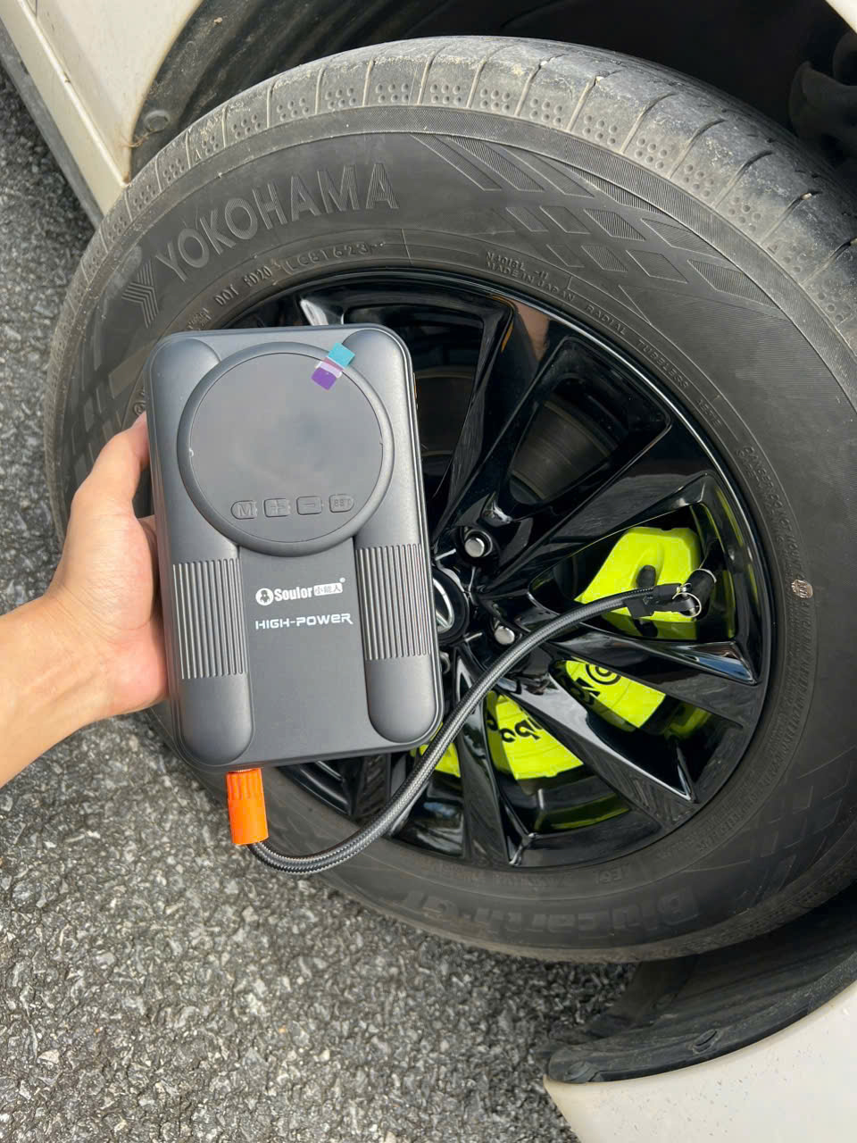 Bơm Lốp Kiêm Kích Bình Ô Tô Soulor – Giải Pháp Cứu Hộ Đa Năng Cho Mọi Hành Trình